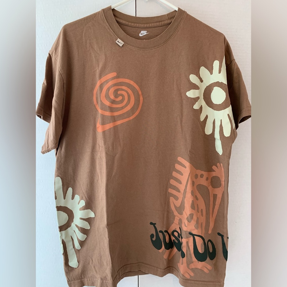 NIKE Men’s Max 90 Vibe T-shirt Brown